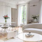 Appart Haussmannien Luxe - 2 Chambres, Champs-Elysees