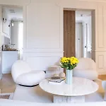 Appart Haussmannien Luxe - 2 Chambres, Champs-Elysees