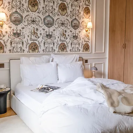 Haussmannien Luxe - 2 Chambres, Champs-elysees